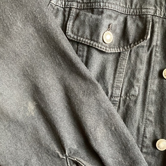 Perfectly worn vintage Black denim jacket - Picture 3 of 3